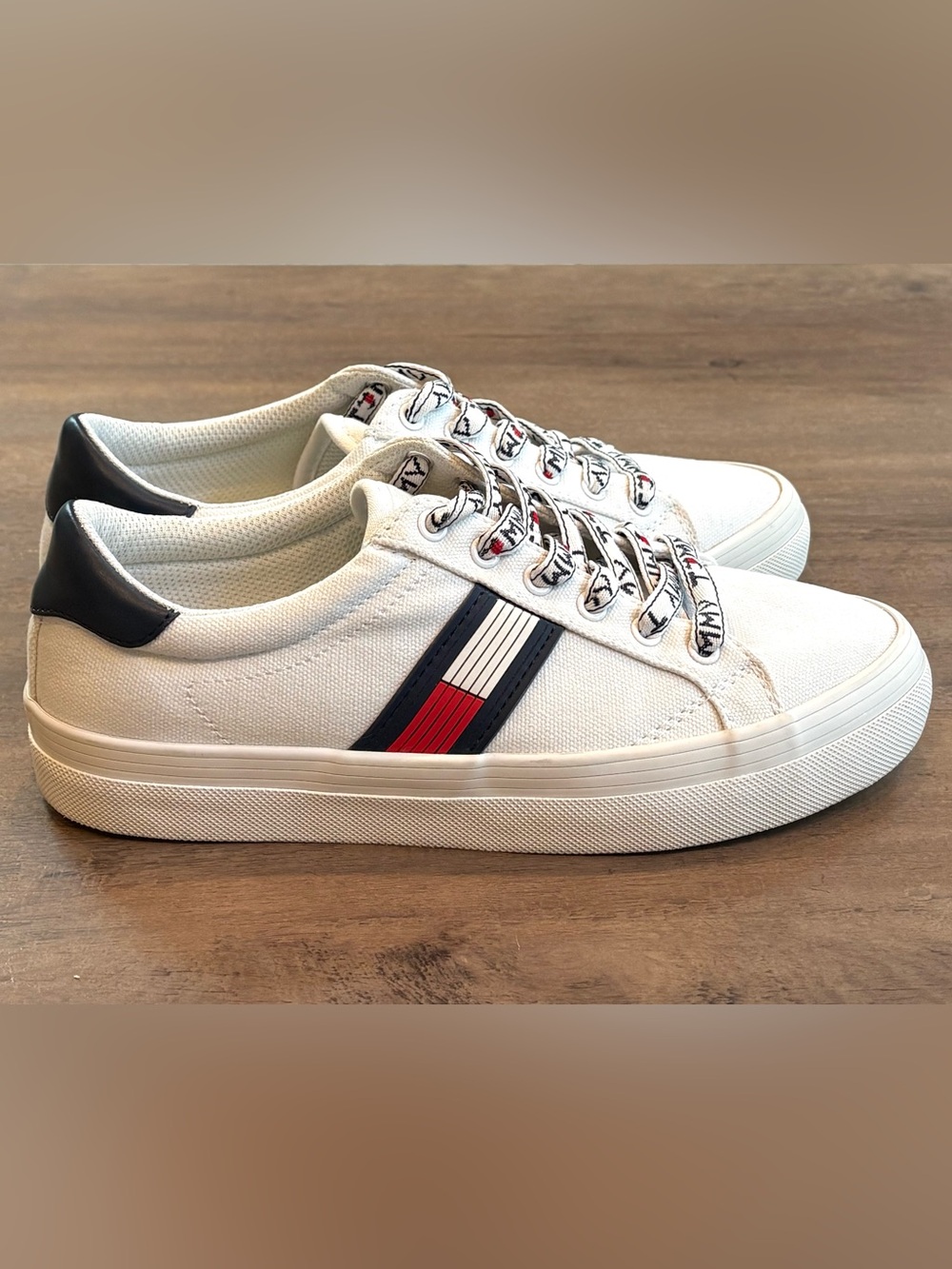 Tommy Hilfiger White Low Top Tennis Prepster Canvas Sneakers Size 7.5
